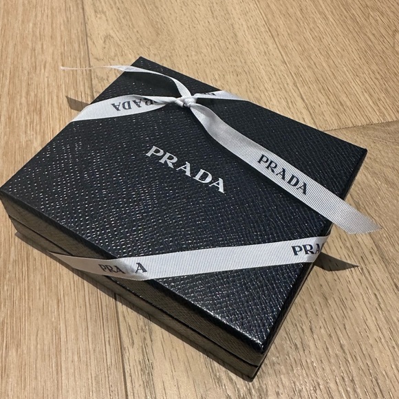 Prada Saffiano leather card holder RED with logo - Picture 7 of 7